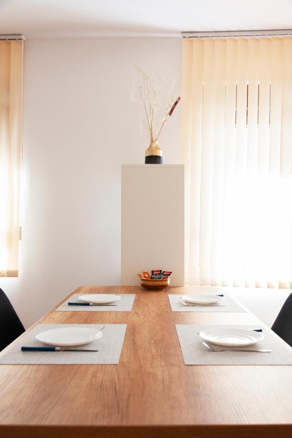 Lux Family Apartment Vidanovic Пирот Екстериор снимка