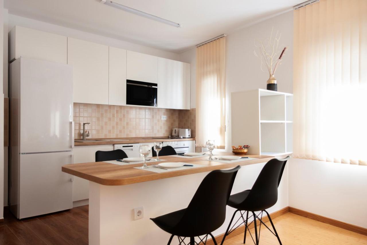 Lux Family Apartment Vidanovic Пирот Екстериор снимка