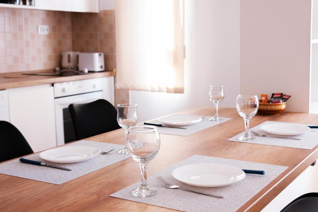 Lux Family Apartment Vidanovic Пирот Екстериор снимка