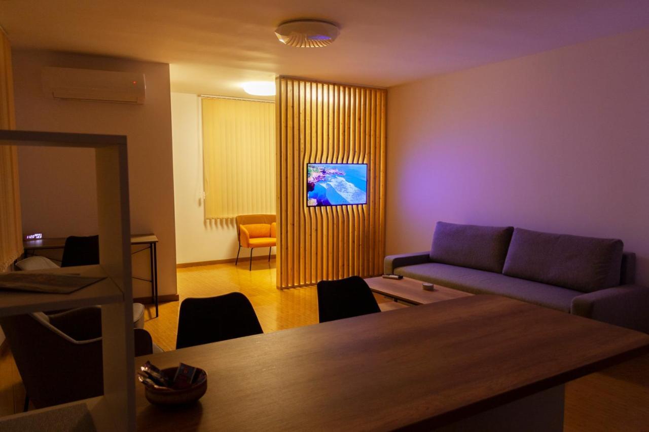Lux Family Apartment Vidanovic Пирот Екстериор снимка