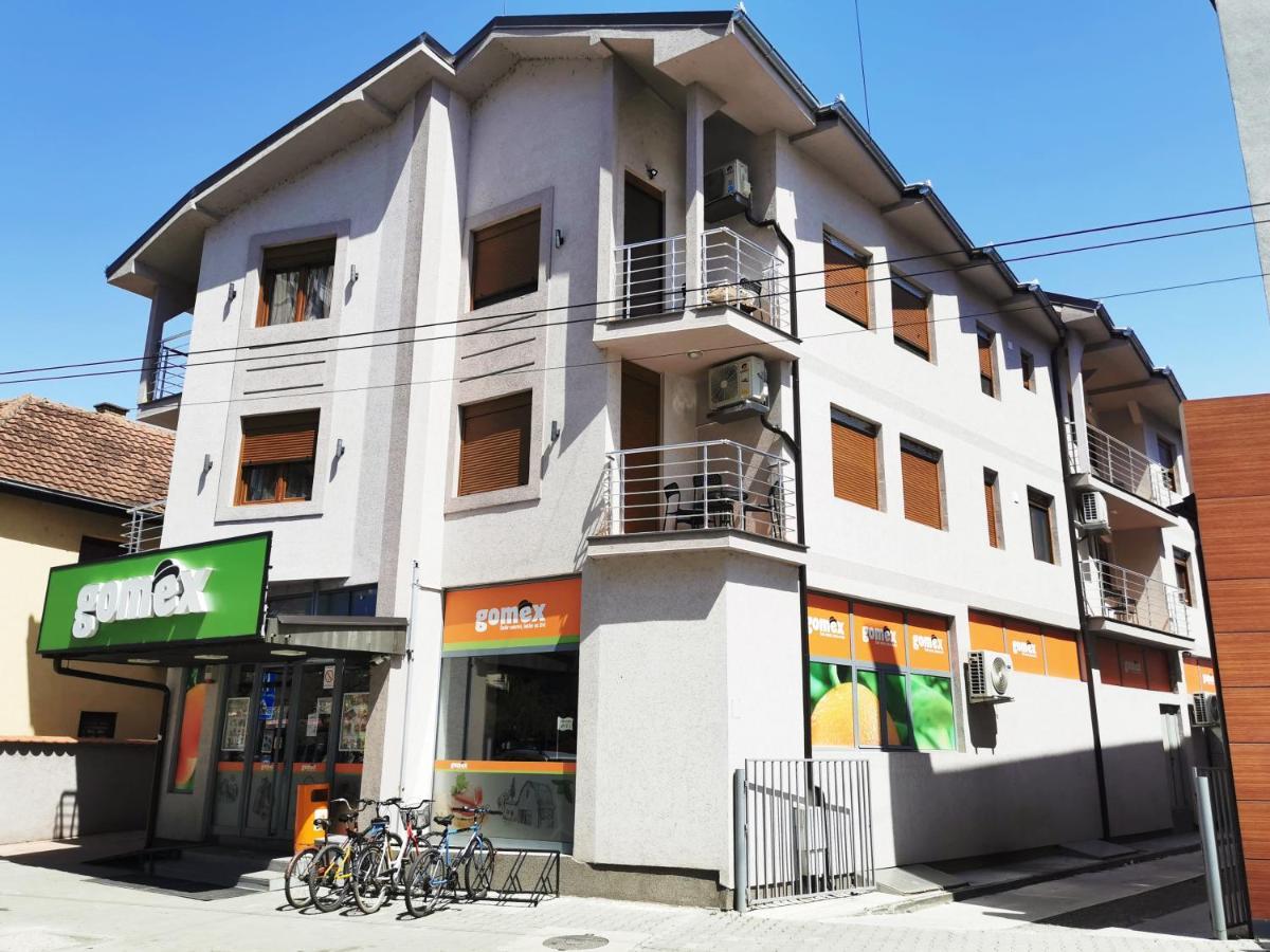 Lux Family Apartment Vidanovic Пирот Екстериор снимка