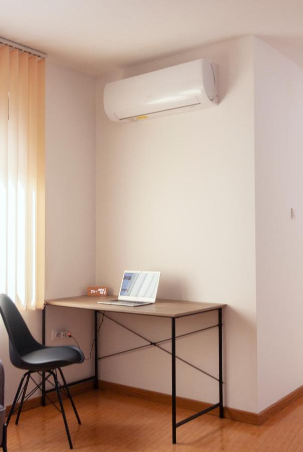 Lux Family Apartment Vidanovic Пирот Екстериор снимка