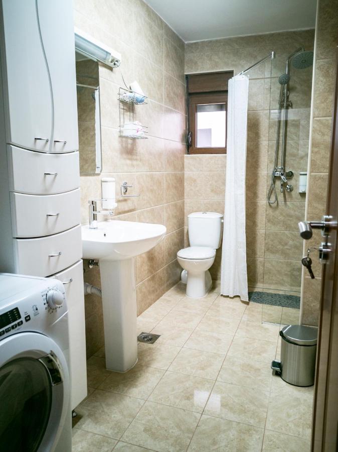Lux Family Apartment Vidanovic Пирот Екстериор снимка