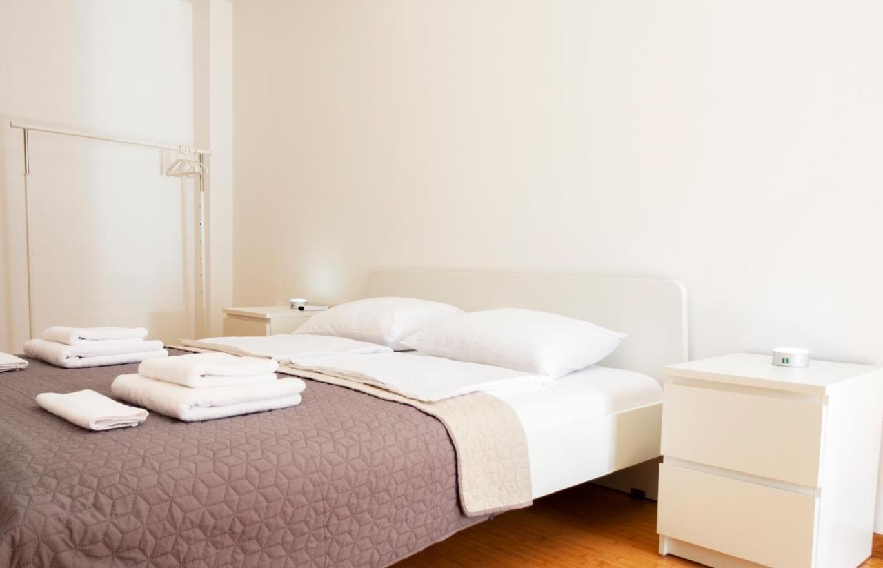 Lux Family Apartment Vidanovic Пирот Екстериор снимка
